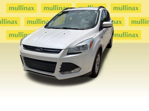 Used 2016 Ford Escape SE w/ SE Leather Comfort Package FWD image 13