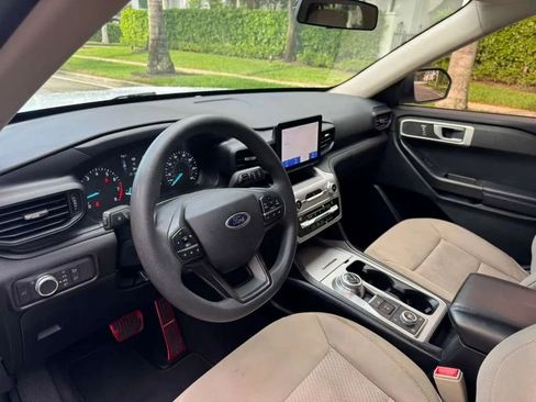 Used 2021 Ford Explorer 4WD w/ Class III Trailer Tow Package image 9