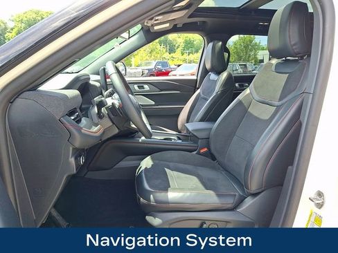 Used 2025 Ford Explorer ST AWD/4WD image 2