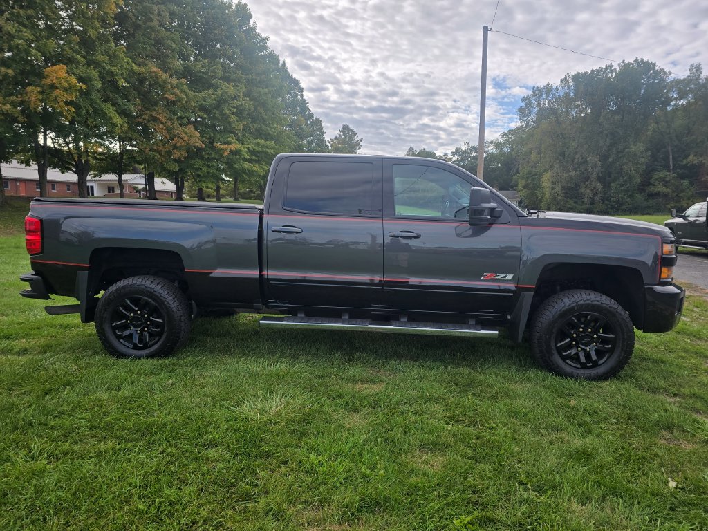 Used 2016 Chevrolet Silverado 2500 LT w/ Midnight Edition AWD/4WD image 8