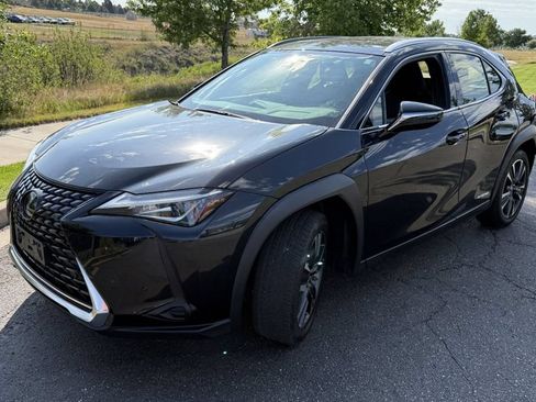 Used 2019 Lexus UX 250h AWD/4WD image 2