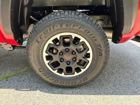 New 2026 Toyota Tacoma TRD Off-Road AWD/4WD image 12