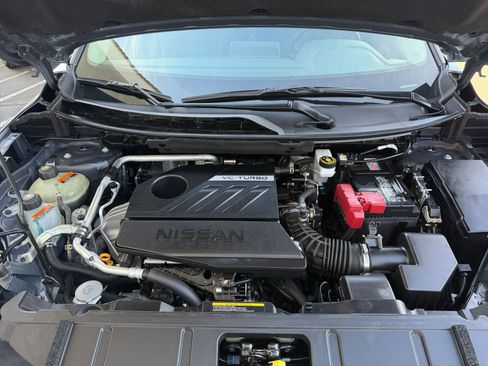Used 2025 Nissan Rogue SV FWD image 34