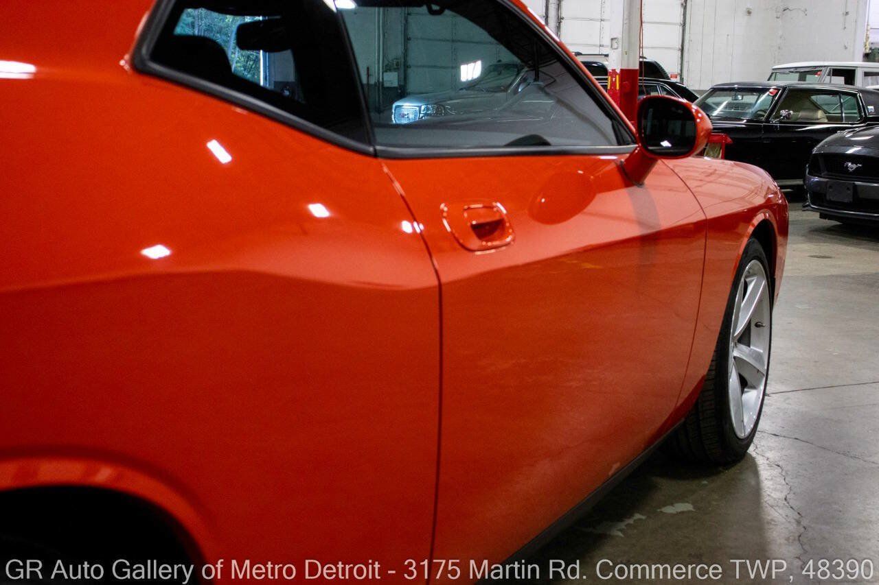 Used 2009 Dodge Challenger SRT8 w/ SRT Option Group II RWD image 23