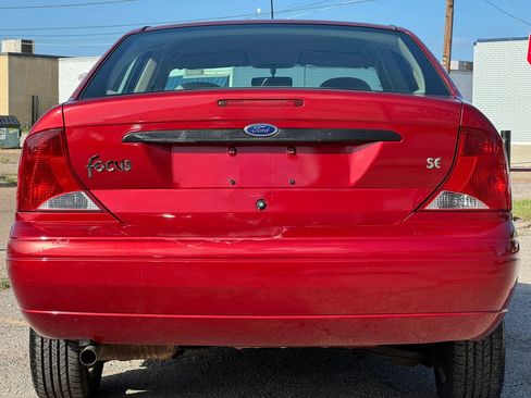 Used 2003 Ford Focus SE FWD image 6