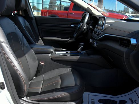 Used 2022 Nissan Altima 2.5 SR w/ Midnight Edition Package FWD image 42