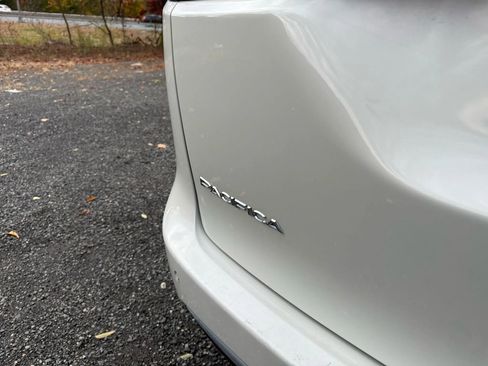 Used 2017 Chrysler Pacifica Touring-L Plus image 12