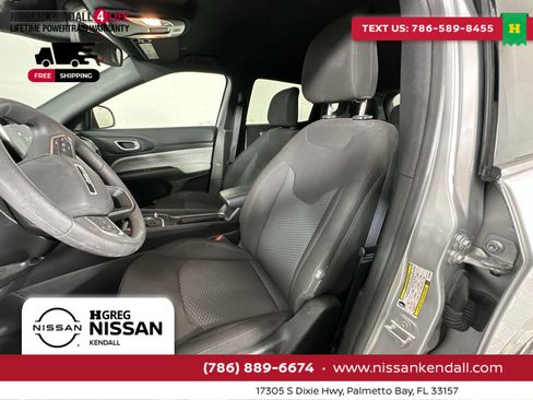 Used 2025 Jeep Compass Sport image 15