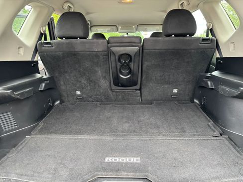 Used 2015 Nissan Rogue S image 11