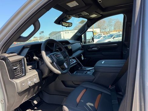 New 2026 GMC Sierra 3500 AT4 w/ AT4 Premium Plus Package AWD/4WD image 17