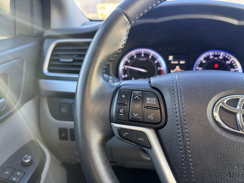 Certified 2018 Toyota Highlander XLE image 23