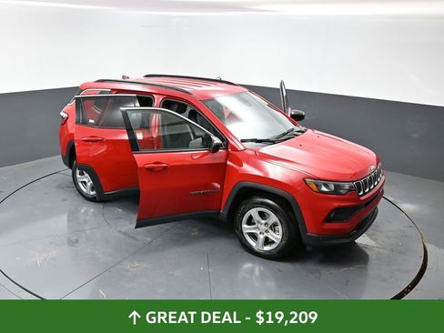 Used 2024 Jeep Compass Latitude image 60