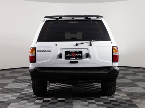 Used 1997 Nissan Pathfinder LE AWD/4WD image 6