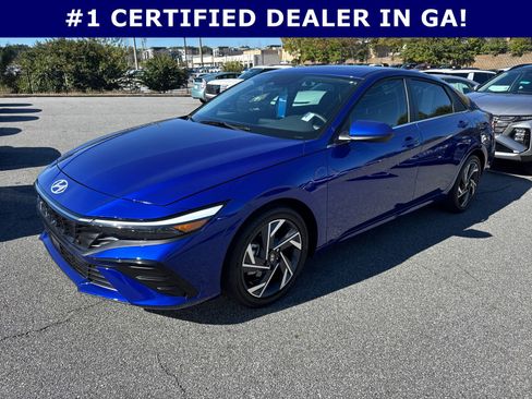 Certified 2025 Hyundai Elantra SEL image 3