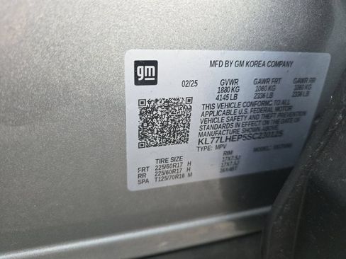 Used 2025 Chevrolet Trax LT w/ LT Convenience Package FWD image 14
