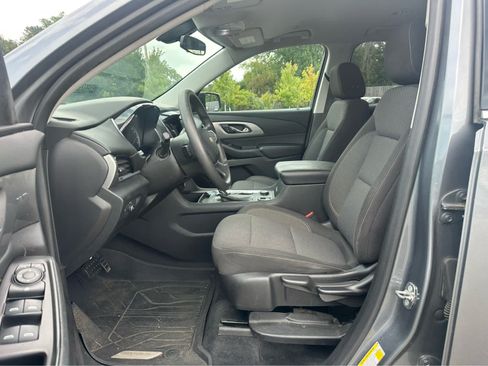 Used 2018 Chevrolet Traverse LS w/ LPO, Floor Liner Package AWD/4WD image 8