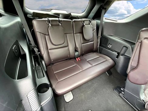 Used 2025 Ford Explorer Platinum RWD image 28
