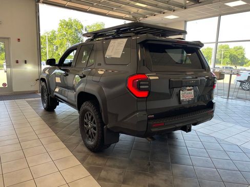 Used 2025 Toyota 4Runner SR5 AWD/4WD image 7