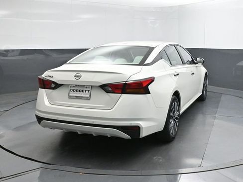 Used 2025 Nissan Altima 2.5 SV image 8