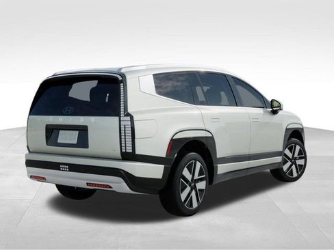 New 2026 Hyundai Ioniq 9 SEL image 4