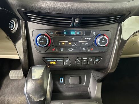 Used 2018 Ford Escape Titanium image 23