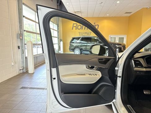 Used 2020 Volvo XC90 T6 R-Design w/ Protection Package Premier AWD/4WD image 10