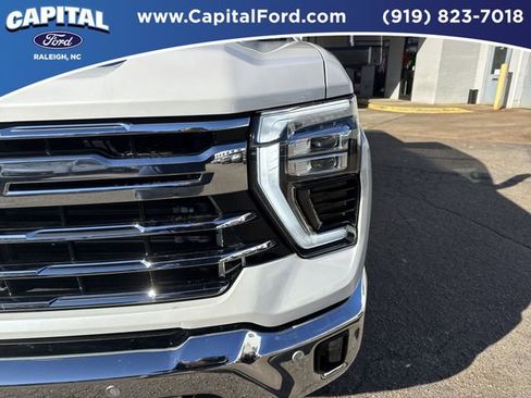 Used 2024 Chevrolet Silverado 2500 LTZ w/ LTZ Convenience Package image 11