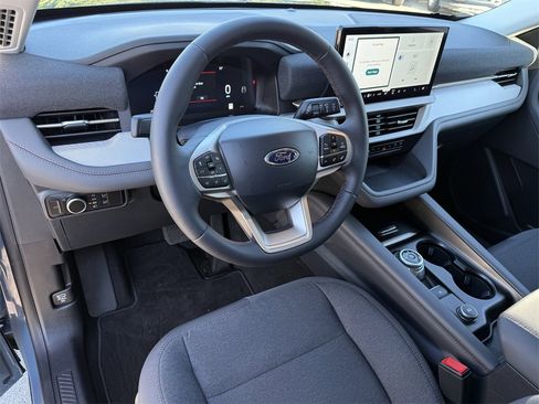 Certified 2025 Ford Explorer Active image 11