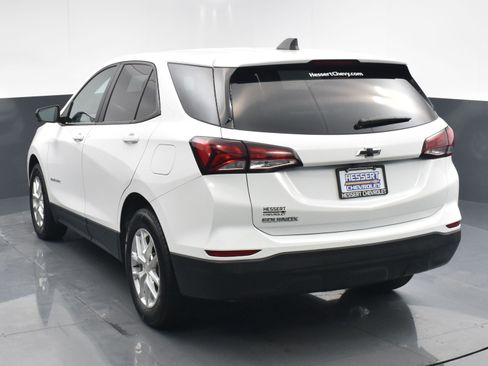 Used 2022 Chevrolet Equinox LS w/ LS Convenience Package FWD image 6