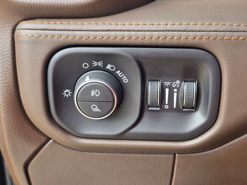 Used 2026 RAM 3500 Longhorn w/ Towing Technology Group AWD/4WD image 27