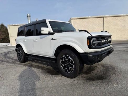 Used 2023 Ford Bronco Outer Banks image 9