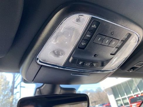 Used 2018 Jeep Grand Cherokee Overland image 35