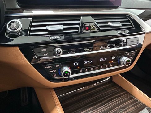 Used 2023 BMW 540i xDrive w/ M Sport Package image 20