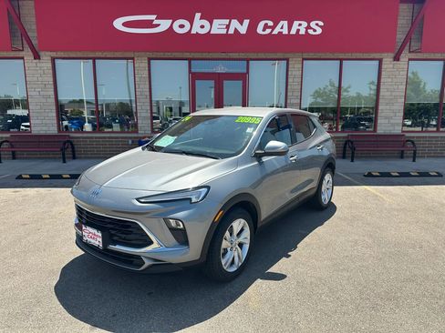 Used 2024 Buick Encore GX Preferred FWD image 1