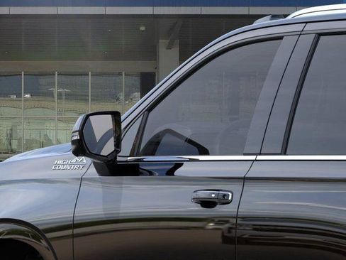 New 2026 Chevrolet Tahoe High Country w/ Sun And Tow Package AWD/4WD image 12