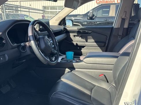 Used 2023 Honda Pilot Touring image 5
