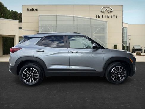 Used 2024 Chevrolet TrailBlazer LT w/ Convenience Package image 4