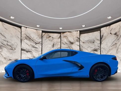 Used 2022 Chevrolet Corvette Stingray Coupe w/ 1LT RWD image 5