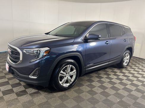 Used 2018 GMC Terrain SLE FWD image 1