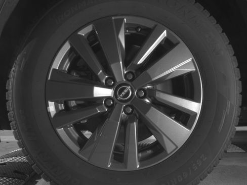 Used 2024 Nissan Pathfinder SV FWD image 11