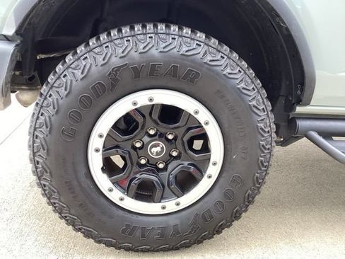 Used 2023 Ford Bronco Big Bend w/ Sasquatch Package AWD/4WD image 9