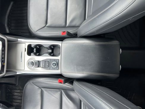 Used 2021 Ford Explorer XLT w/ Equipment Group 202A image 25