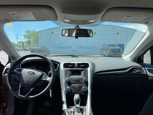 Used 2016 Ford Fusion SE w/ Equipment Group 201A FWD image 13