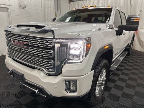 Used 2022 GMC Sierra 3500 Denali image 4