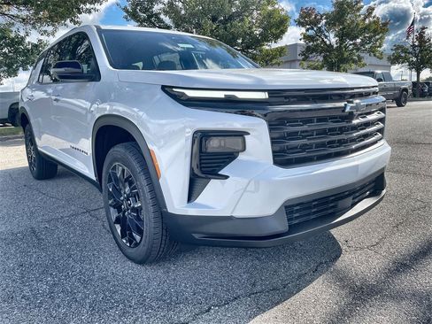 New 2026 Chevrolet Traverse LT w/ Midnight/Sport Edition image 2