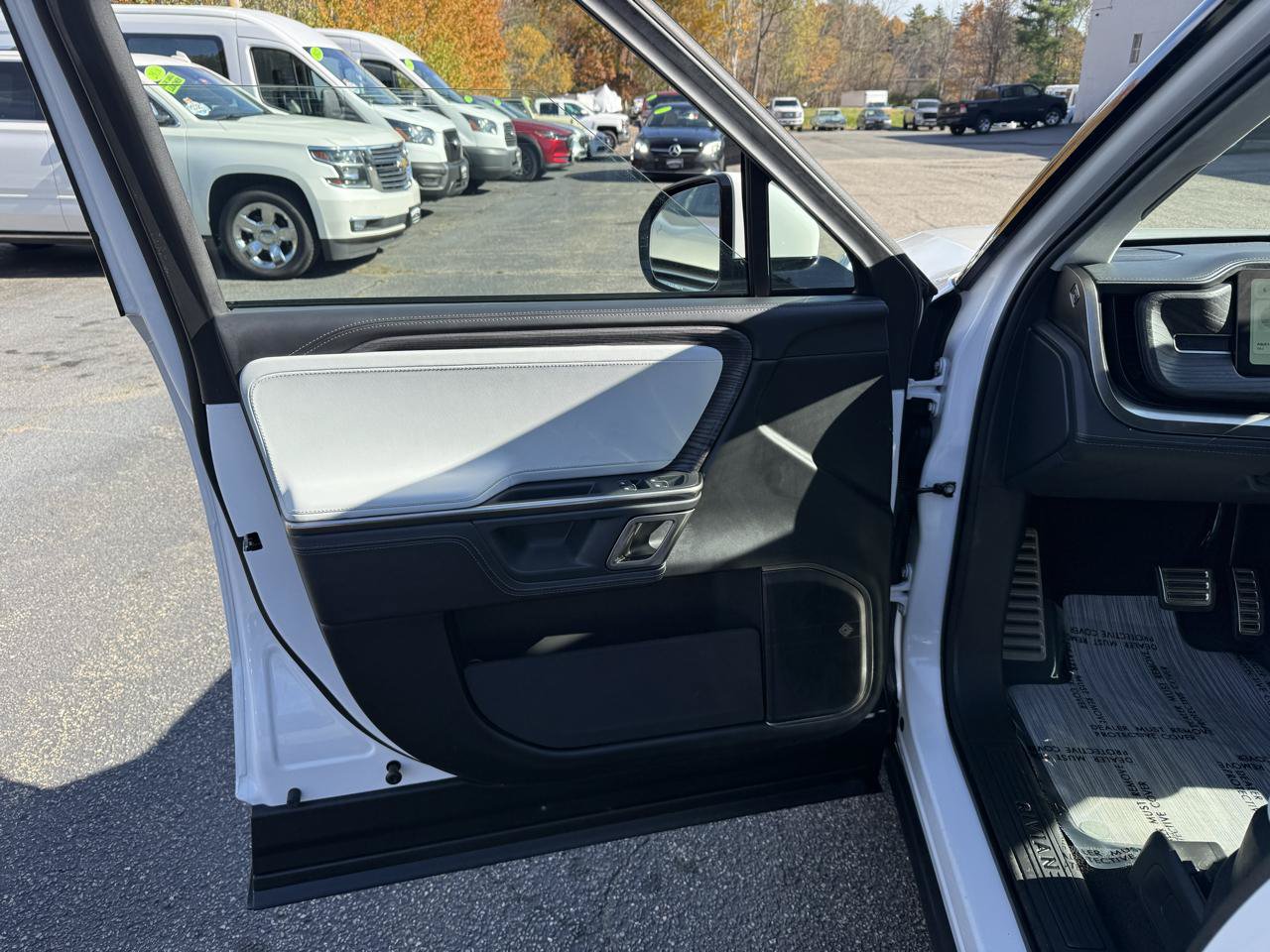 Used 2023 Rivian R1S Adventure Quad AWD/4WD image 33