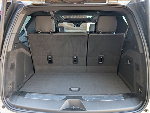 Used 2023 Cadillac Escalade Premium Luxury image 20