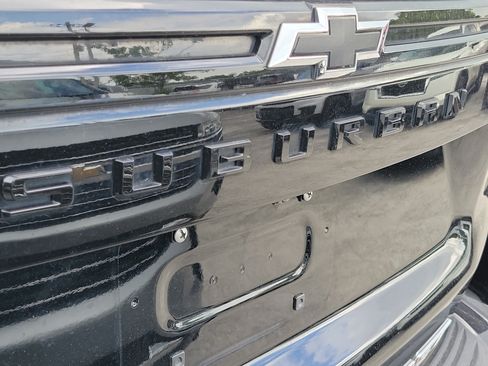 Used 2023 Chevrolet Suburban RST w/ Luxury Package RWD image 13