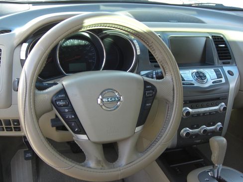 Used 2011 Nissan Murano SL w/ Navigation Pkg image 12
