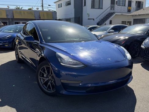 Used 2020 Tesla Model 3 Standard Range image 3